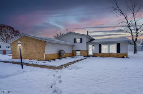 5292 Pisces St SW, Canton, OH 44706