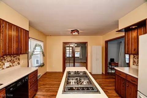 3064 Diamond St NE, Canton, OH 44721 photo 16