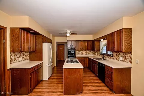 3064 Diamond St NE, Canton, OH 44721 photo 12