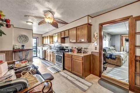 2208 Willowrow Ave NE, Canton, OH 44705 photo 10