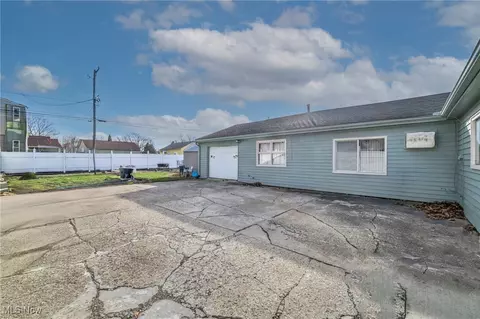 2208 Willowrow Ave NE, Canton, OH 44705 photo 31