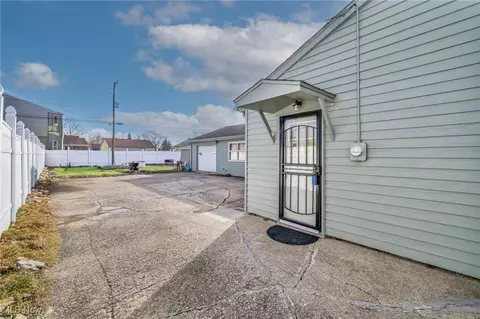 2208 Willowrow Ave NE, Canton, OH 44705 photo 30
