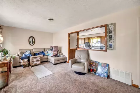 2208 Willowrow Ave NE, Canton, OH 44705 photo 7