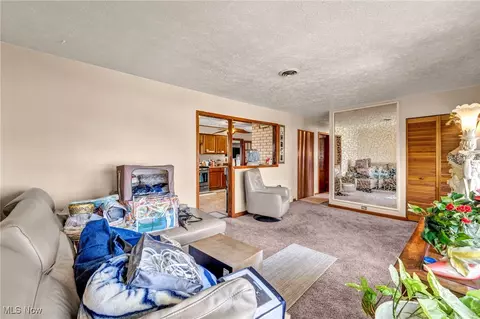 2208 Willowrow Ave NE, Canton, OH 44705 photo 8