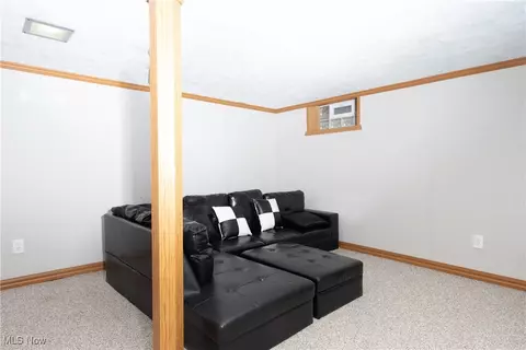 3303 Ingleside Dr, Parma, OH 44134 photo 9