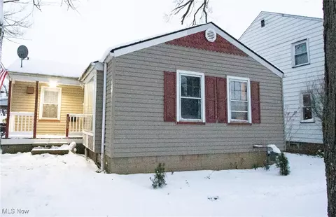 3303 Ingleside Dr, Parma, OH 44134