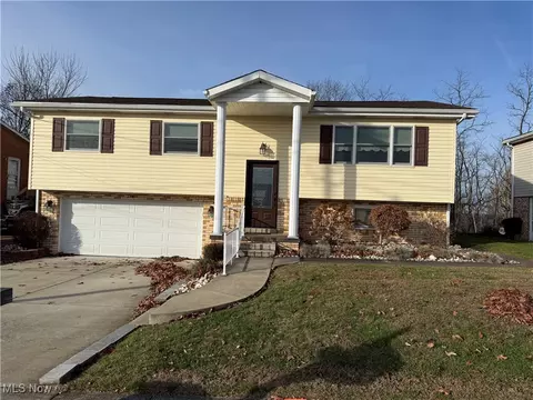 156 Mayfair St, Weirton, WV 26062
