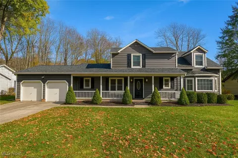 5265 Lenore Dr, Mentor, OH 44060