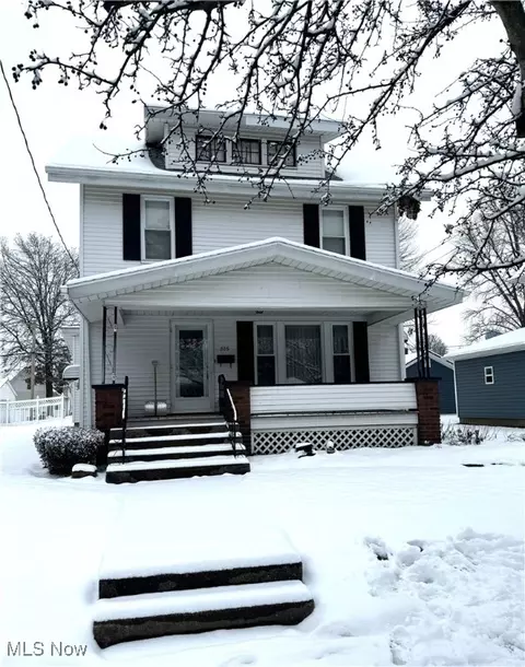 826 S Vine St, Orrville, OH 44667