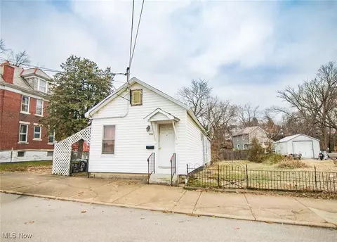 533 6th St, Parkersburg, WV 26101