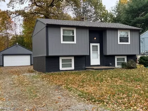 321 Berkshire Rd, Vermilion, OH 44089