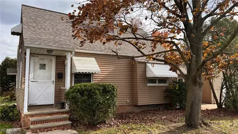 12804 Oak Park Blvd, Garfield Heights, OH 44125