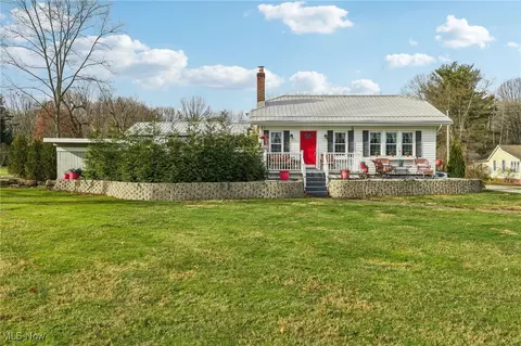 807 Fairfield School Rd, Columbiana, OH 44408