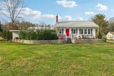 807 Fairfield School Rd, Columbiana, OH 44408