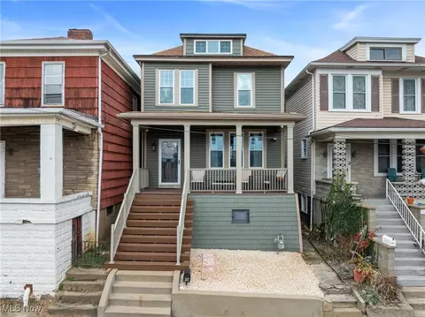 607 W Vine St, Martins Ferry, OH 43935