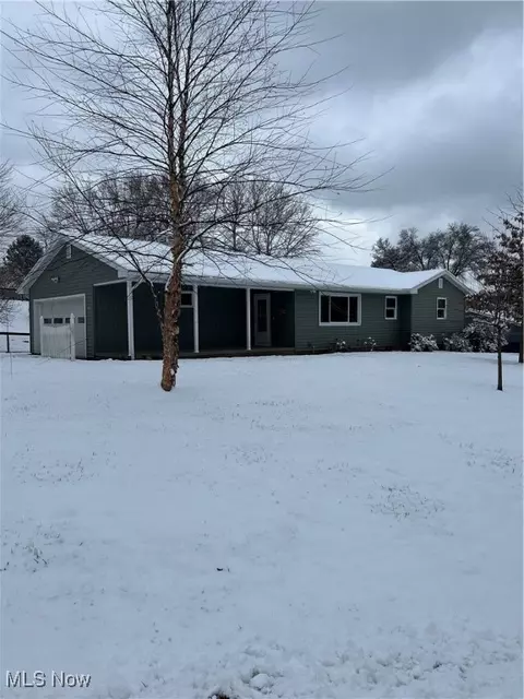 2810 S Lawndale Pl, Zanesville, OH 43701