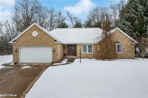 8779 Glenarden Cir NW, Massillon, OH 44646