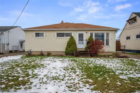 15908 Ashland Dr, Brook Park, OH 44142