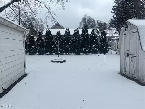 Exterior - 1633 Everett Ave, Youngstown, OH 44514 photo 3 of 3