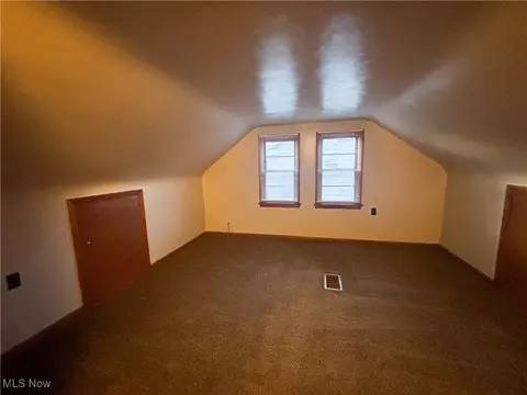 Bedroom - 1633 Everett Ave, Youngstown, OH 44514 photo 4 of 4