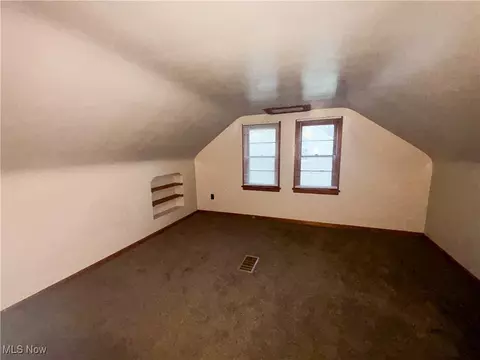 Bedroom - 1633 Everett Ave, Youngstown, OH 44514 photo 3 of 4
