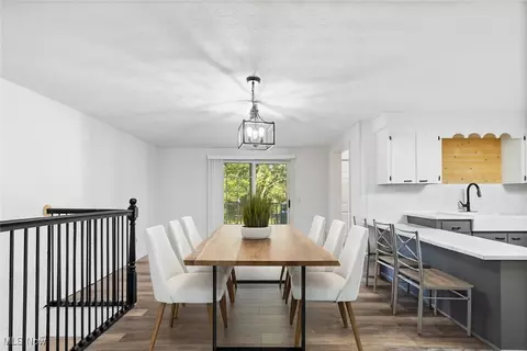 Dining - 515 Oneida Ave NW, Canton, OH 44708 photo 1 of 2