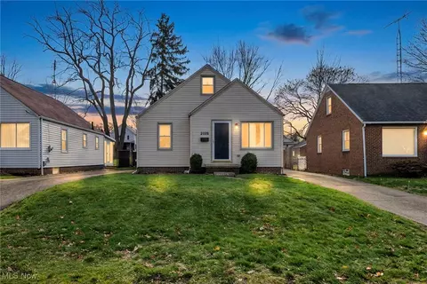 2026 39th St NW, Canton, OH 44709