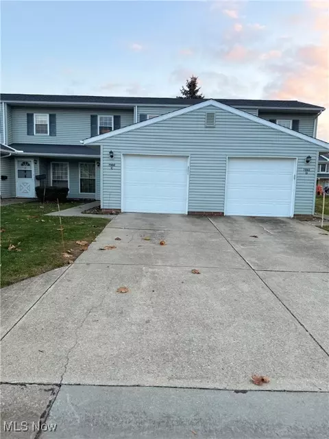 7992 Puritan Dr #76-C, Mentor, OH 44060