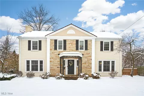 2666 Cranlyn Rd, Shaker Heights, OH 44122