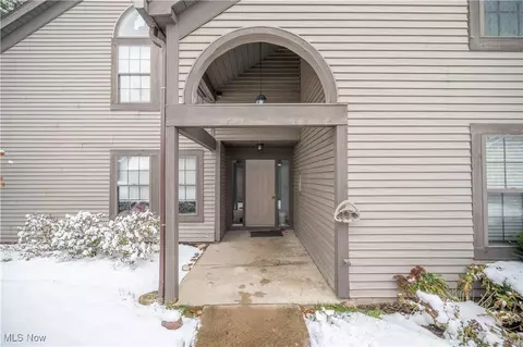 1173 Red Tail Hawk Ct #5, Youngstown, OH 44512