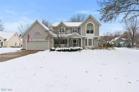 752 Firestone Dr, Avon Lake, OH 44012