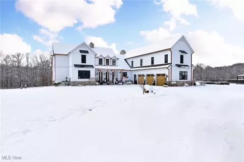 2200 W Comet Rd, New Franklin, OH 44216