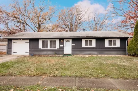 1886 Homewood Dr, Lorain, OH 44055