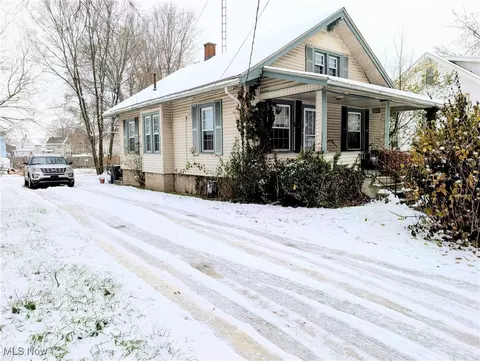 319 Crestmont Ave NE, Canton, OH 44704