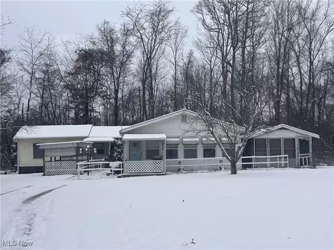 31993 Clendening Lake Rd, Freeport, OH 43973