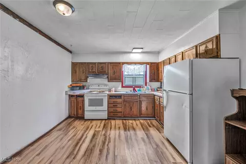Kitchen - 113 Coronado Ct, Elyria, OH 44035 photo 1 of 3