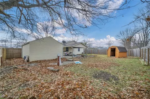 Exterior - 113 Coronado Ct, Elyria, OH 44035 photo 6 of 7