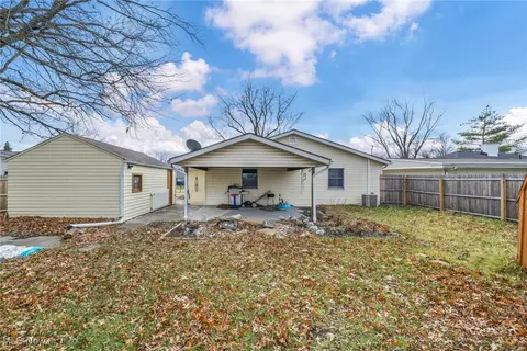 Exterior - 113 Coronado Ct, Elyria, OH 44035 photo 5 of 7