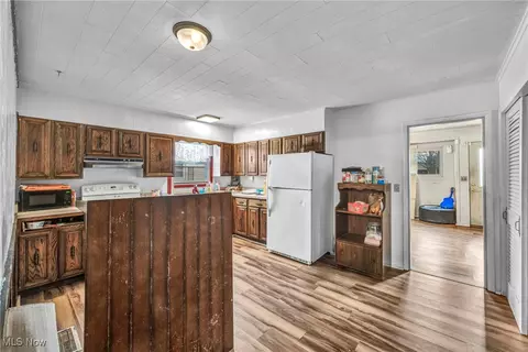 Kitchen - 113 Coronado Ct, Elyria, OH 44035 photo 3 of 3