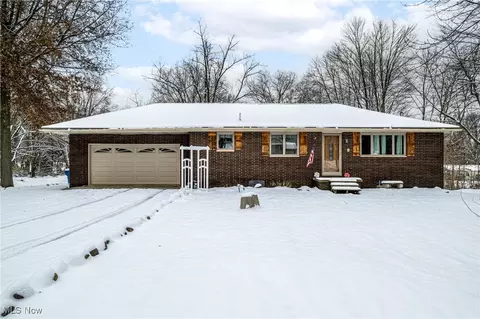 5983 Weaver Rd, Clinton, OH 44216