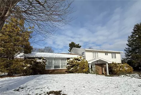 4617 Lexington Dr, Steubenville, OH 43953