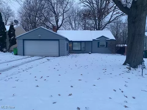 220 Greenvale Rd, South Euclid, OH 44121