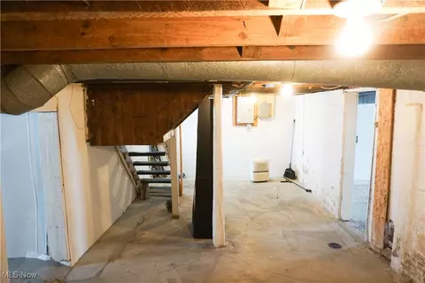 Entry Way - 325 E Bergey St, Wadsworth, OH 44281 photo 1 of 1