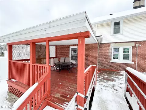 Exterior - 325 E Bergey St, Wadsworth, OH 44281 photo 2 of 2