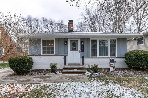 5771 Wellesley Ave, North Olmsted, OH 44070