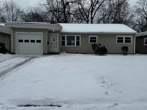 1697 Hawthorne Dr, Mayfield Heights, OH 44124