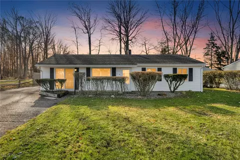 34111 W Point Dr, North Ridgeville, OH 44039