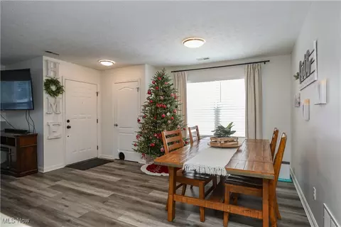Entry Way - 9102 Store Dr, Windham, OH 44288 photo 1 of 5