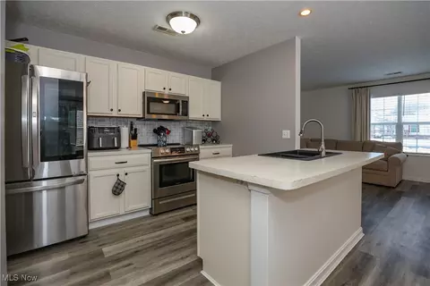 Kitchen - 9102 Store Dr, Windham, OH 44288 photo 2 of 4