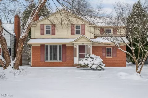 20111 Lanbury Ave, Warrensville Heights, OH 44122
